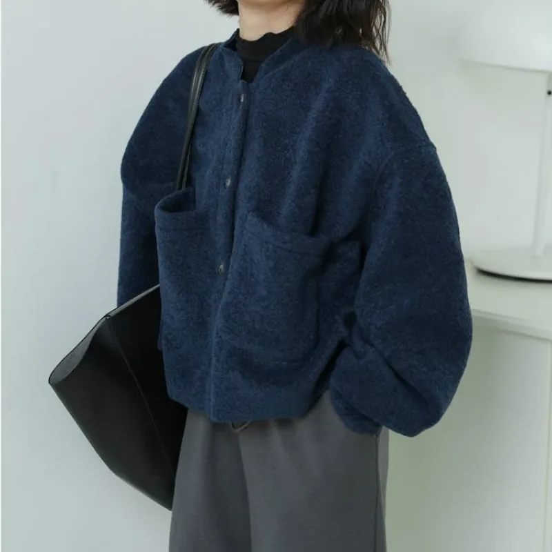 Женская однотонная куртка с длинным рукавом и карманами