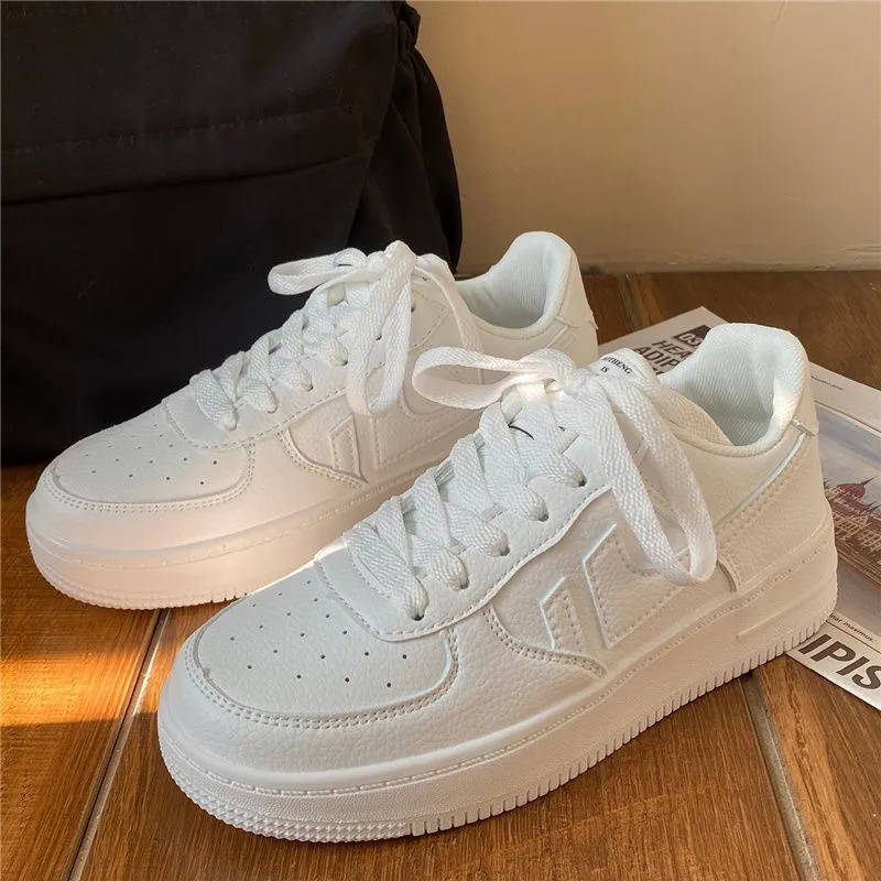 Женские кроссовки на платформе легкие кожаные светильник ссовки шнуровке