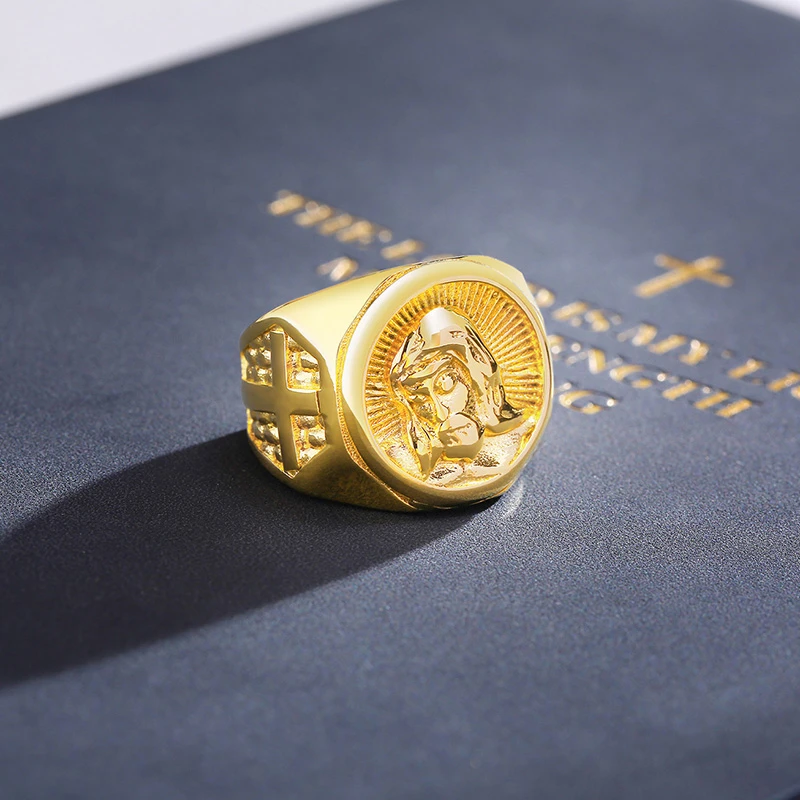 Мужское кольцо в стиле рок Золотое из нержавеющей стали фирменное с надписью Jesus