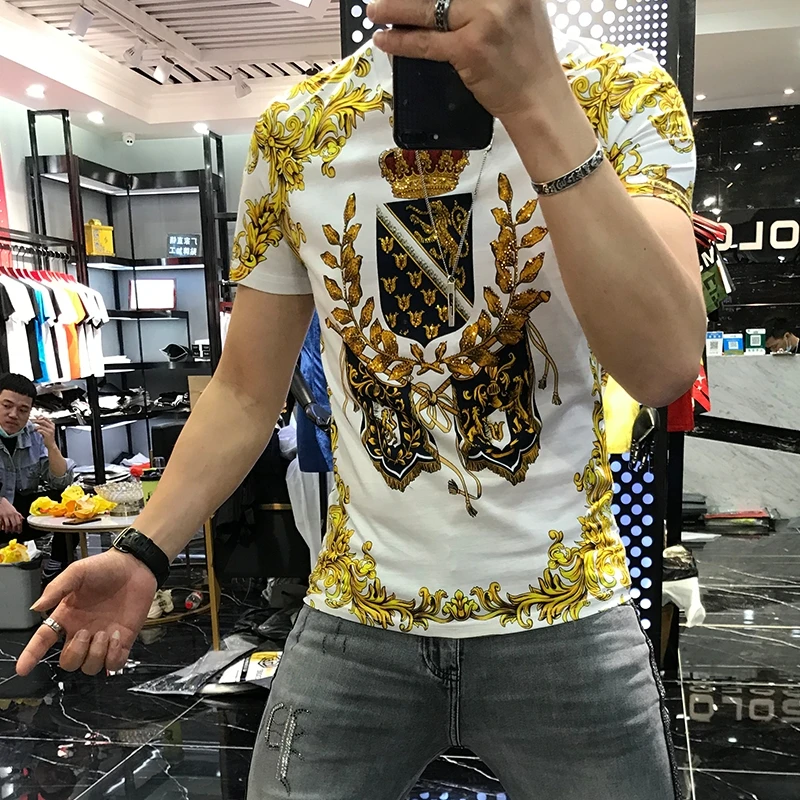 

2021 New Luxurious Brand Short Sleeve Fast Delivery Loose Hot Diamond Golden High End Design Summer Men's Street T-Shirt