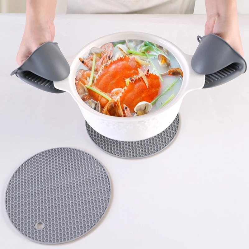 

Oven Mitts Pot Holder and Oil Brush Set- Silicone Oven Mitt Heat Resistant with Trivets Mini Pinch Oven Mitts&Brush,Gray