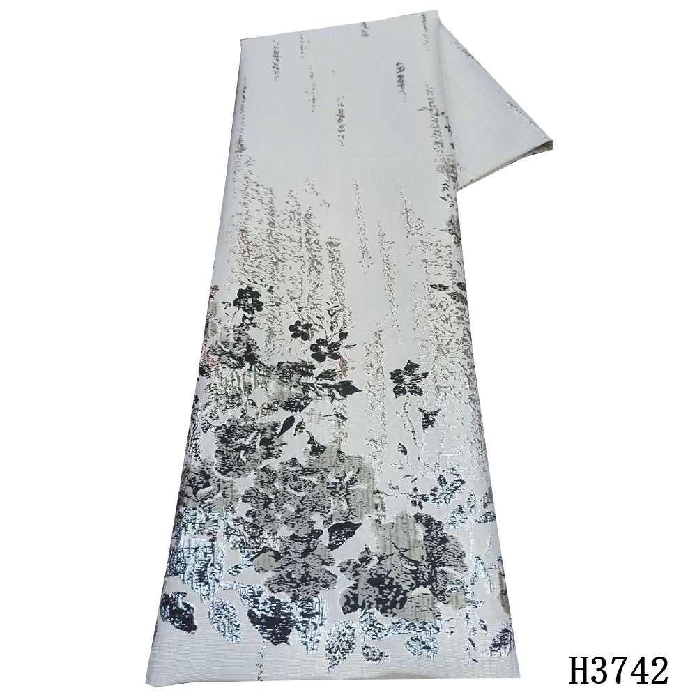 Жаккардовое кружево для свадебного платья золотистое Африканское 2020