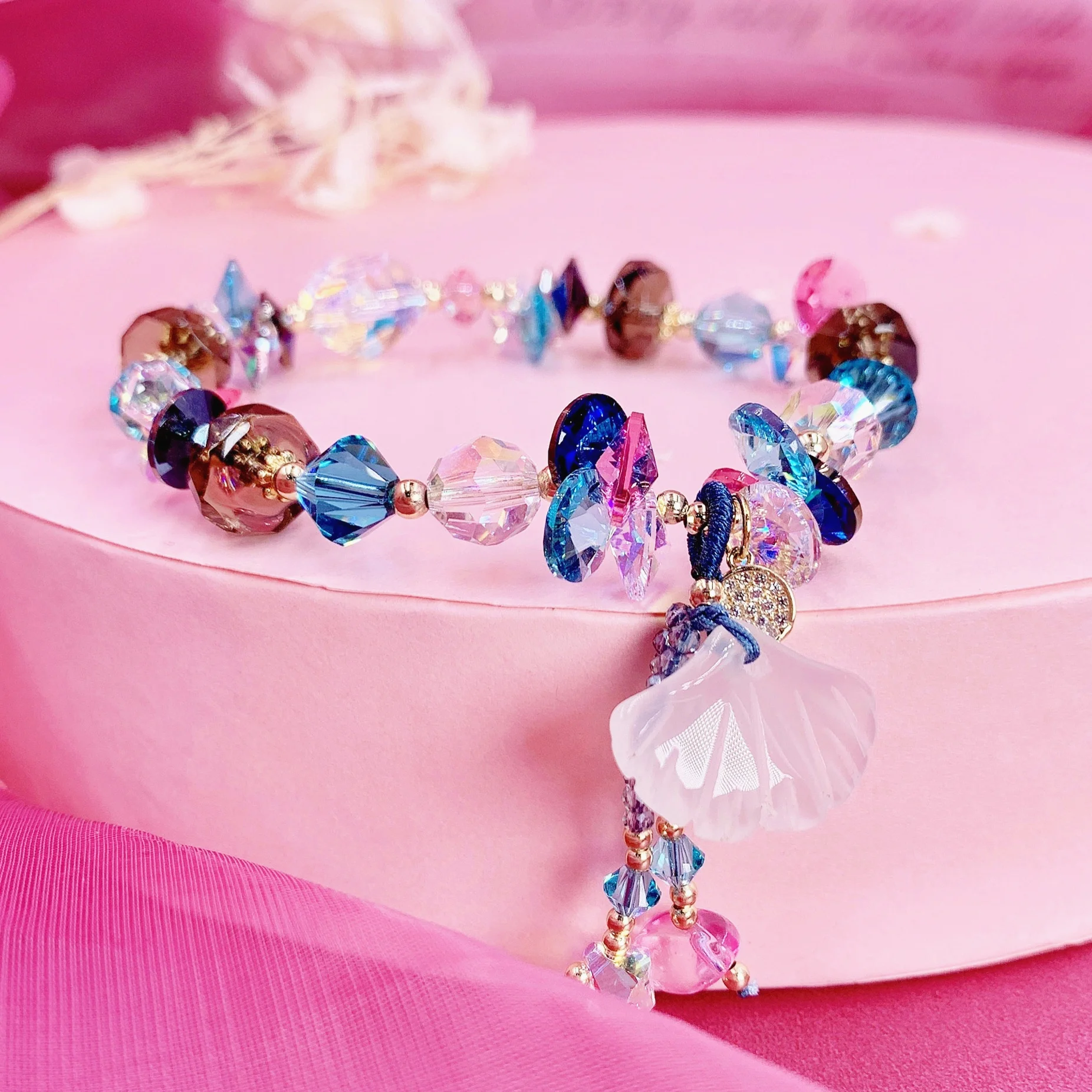 

New colorful Austrian crystal bracelet chalcedony fan tassel pendant simple fashion Women