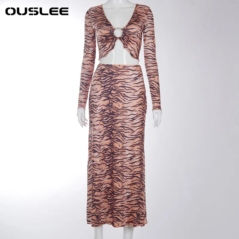 

Комплект OUSLEE из юбки макси и топа в полоску с тигром, женский сексуальный укороченный топ с глубоким вырезом и длинная облегающая юбка, одеж...