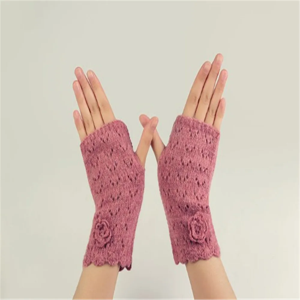 

Autumn And Winter Wool Ladies Gloves Hand-sewn Fashion Hollow Flowers Warm Half-finger Gloves High Quality Comfortable Anti-slip