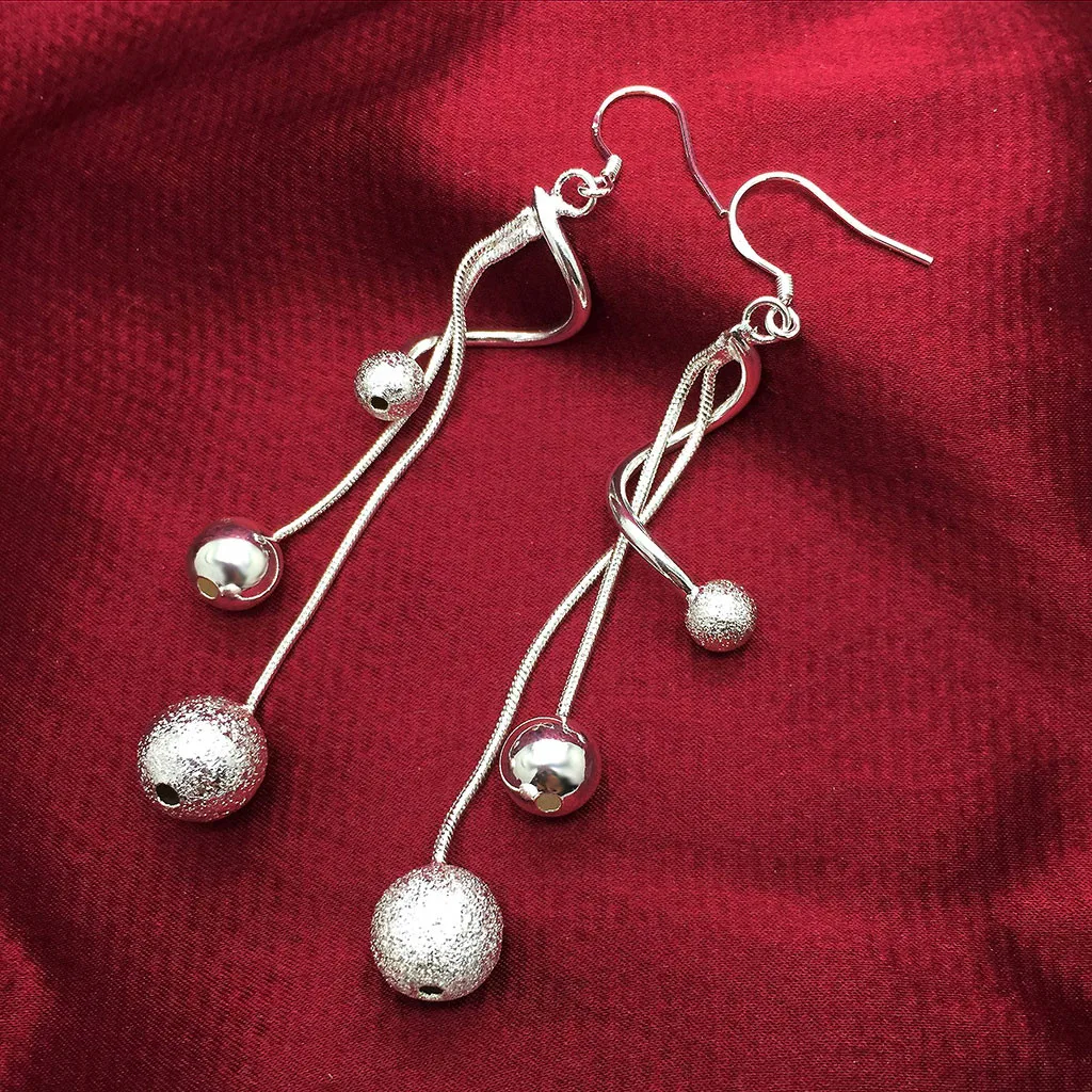 

Luxury Tassel Balls Earrings Women Long Hanging Earring For Woman Vintage Christmas Accessories Jewelry Female Xmas 2021