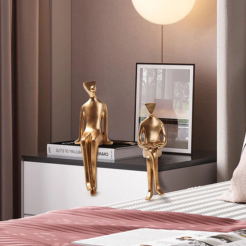 

Nordic Golden Family Character Figurine Resin Sculptures Office Home Salon Decoration Desktop Craft Ornament Lovers Wedding Gift