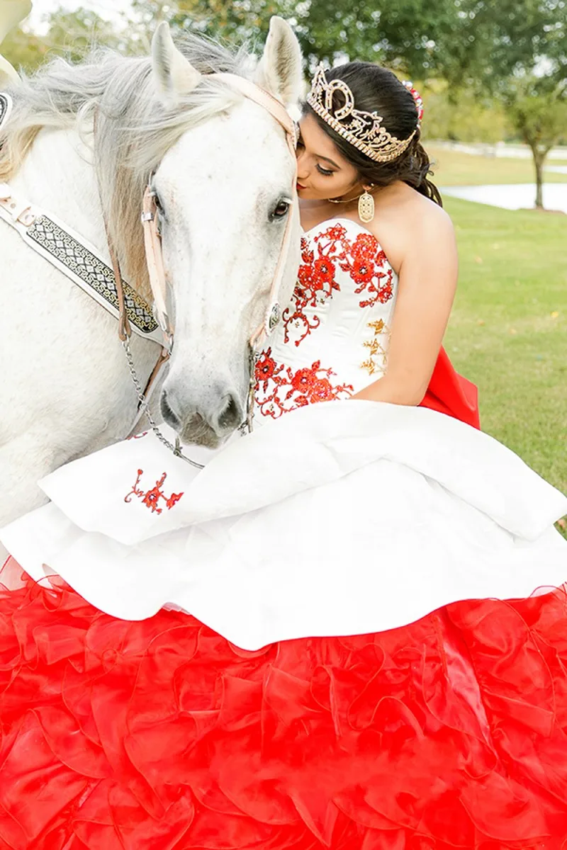 

Vintage White and Red Quinceanera Dresses Satin Organza Skirt Princess Sweet 16 Dress Sweetheart vestido de 15 anos 2020