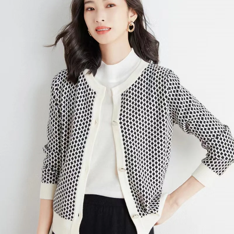 

Autumn Sweater Woman Elegant Plaid Single-Breasted Round Neck Knitted Cardigan Sweater Korean OL office Ladies knitted Top Coat