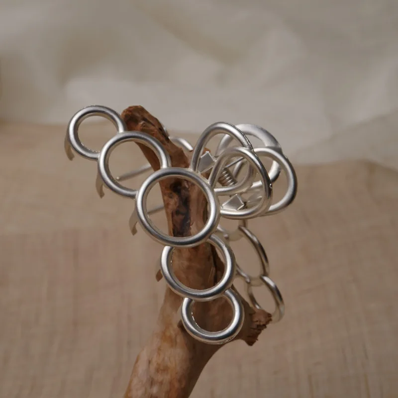 

Korea Round Crown Hairpin Female Wild Matte Metal Grabbing Clip Hair Accessories Bath Clip Retro Hairpin Headdress Wedding Bride