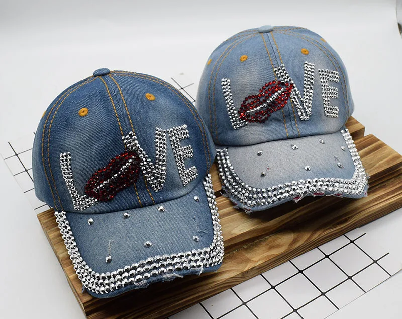 Джинсовая бейсбольная кепка Mouth LOVE Стразы хорошего качества с черепом для спорта