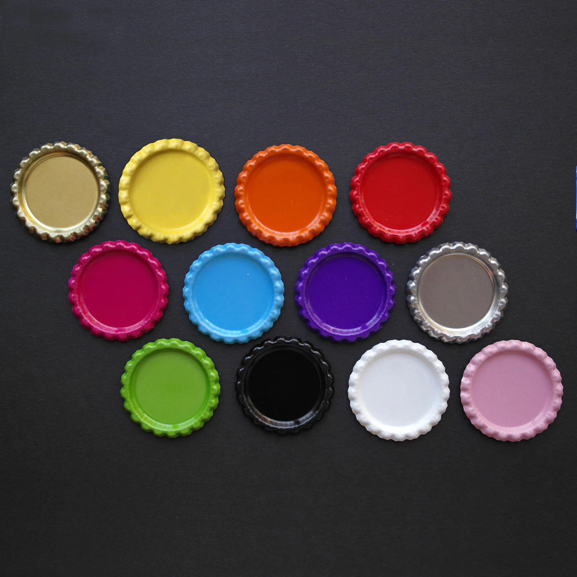 Free Shipping 50 pcs/lot 1 inch 25mm Colored flattened bottle caps Flat Bottlecaps for Jewelry Crafts Without Hole 12 Colors