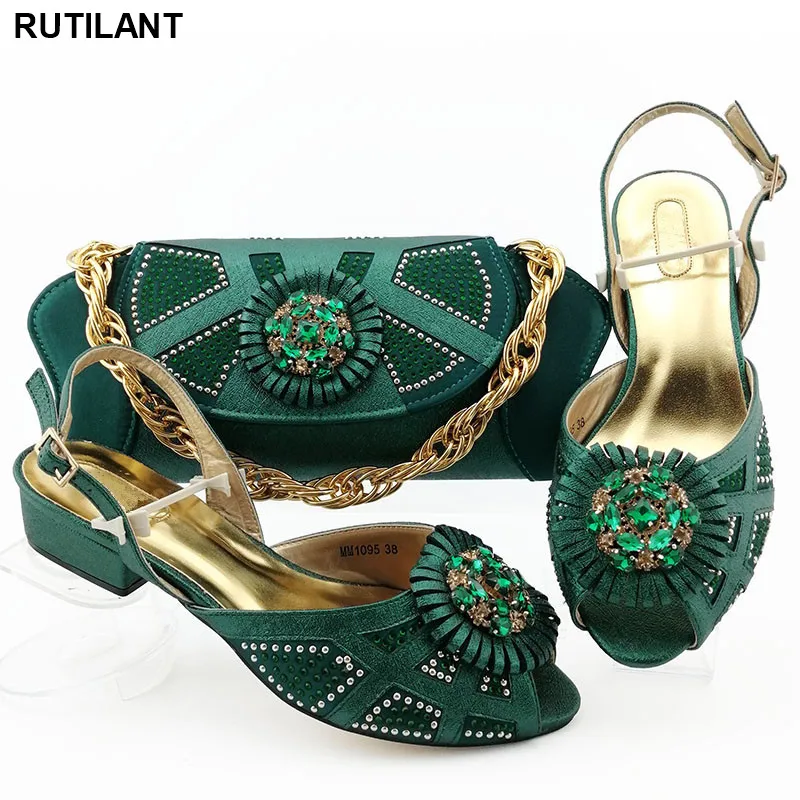 Итальянская обувь в комплекте с набором подходящих сумок высокое качество на