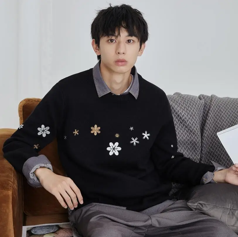 

Autumn winter 2020 Men O collar Casual Jacquard Long-sleeve Knitted Sweater Flower embroidery pullover Man tops w1290