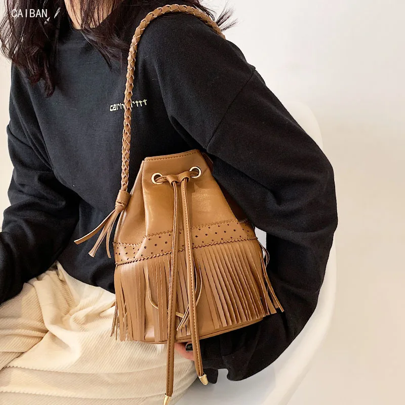 

Shoulder Bags For Women Retro Tassel Bohemia Design Woman Shoulder Purse Luxury Handbag Drawstring Bucket Clutches Totes Bag