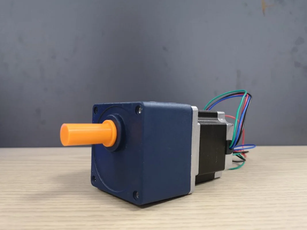 Шаговый двигатель с редуктором NEMA 23 длина 56 мм 57 коэффициент 3:1 или 5:1 10:1 1 4 Н · м 3 А