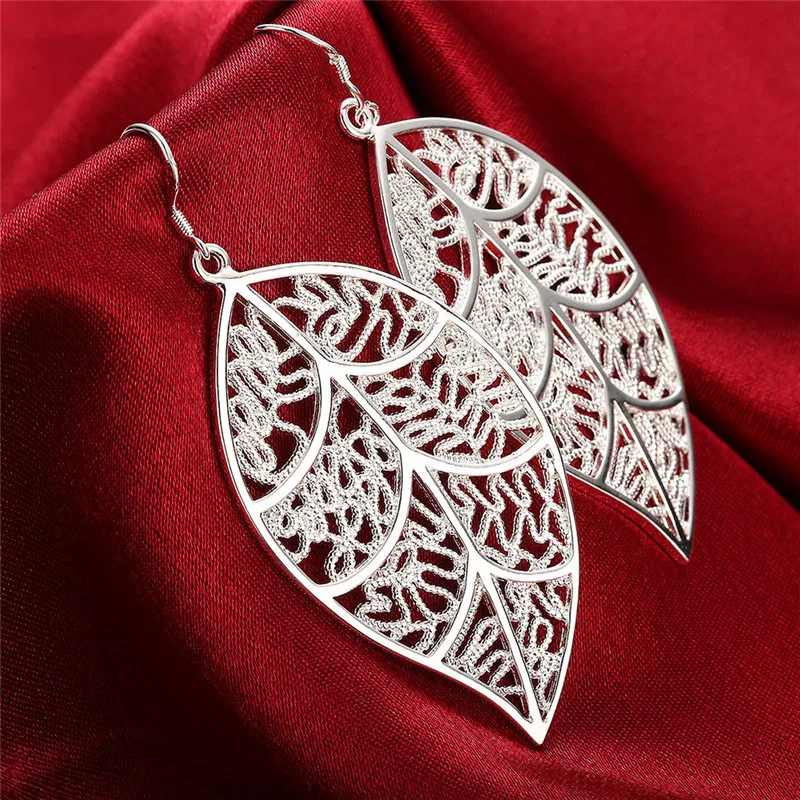 

2019 New Arrival Fashion 925 Jewelry Silver Fashion Leaf Earrings For Women Best Gift Free Shipping Hot Sale Christmas Gift