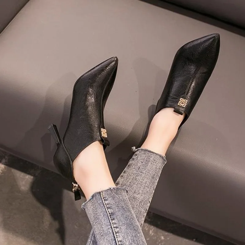 

2021 Vogue New Style Women's Fashion High Heels with High Black Pointed Toes Chunky Platform Pumps Female Single Shoes