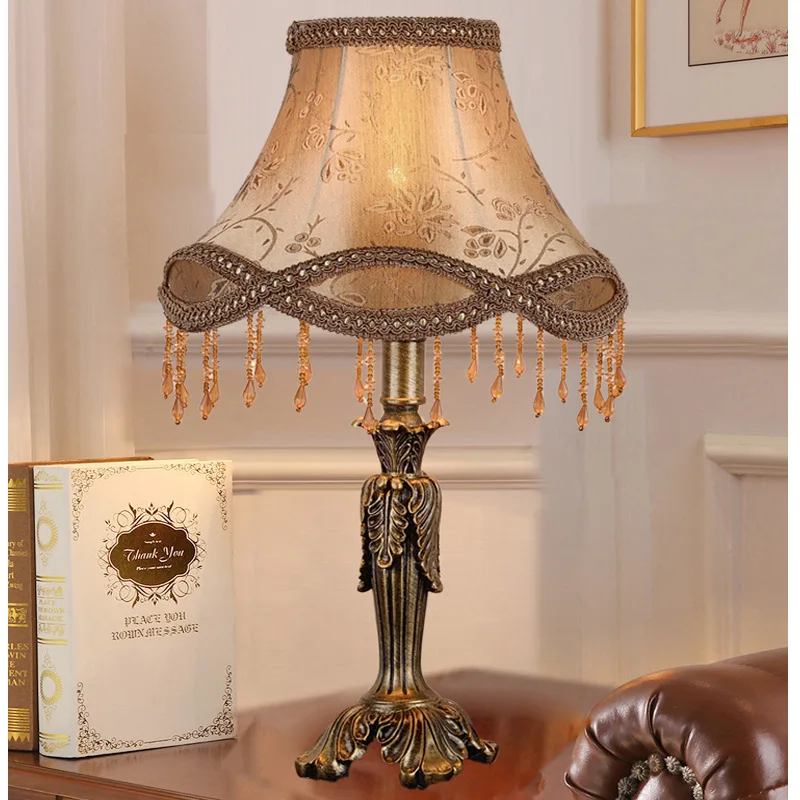 

European Resin Table Lamp Bedroom Bedside Lamp Simple Warm Living Room Creative Romantic Decoration Home Small Night Light