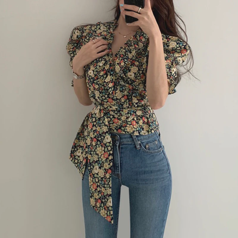 

Genayooa Summer Tops For Women 2020 Blouse Female New Vintage Women Shirt Floral Lace Up V Veck Womens Tops And Blouses Korean