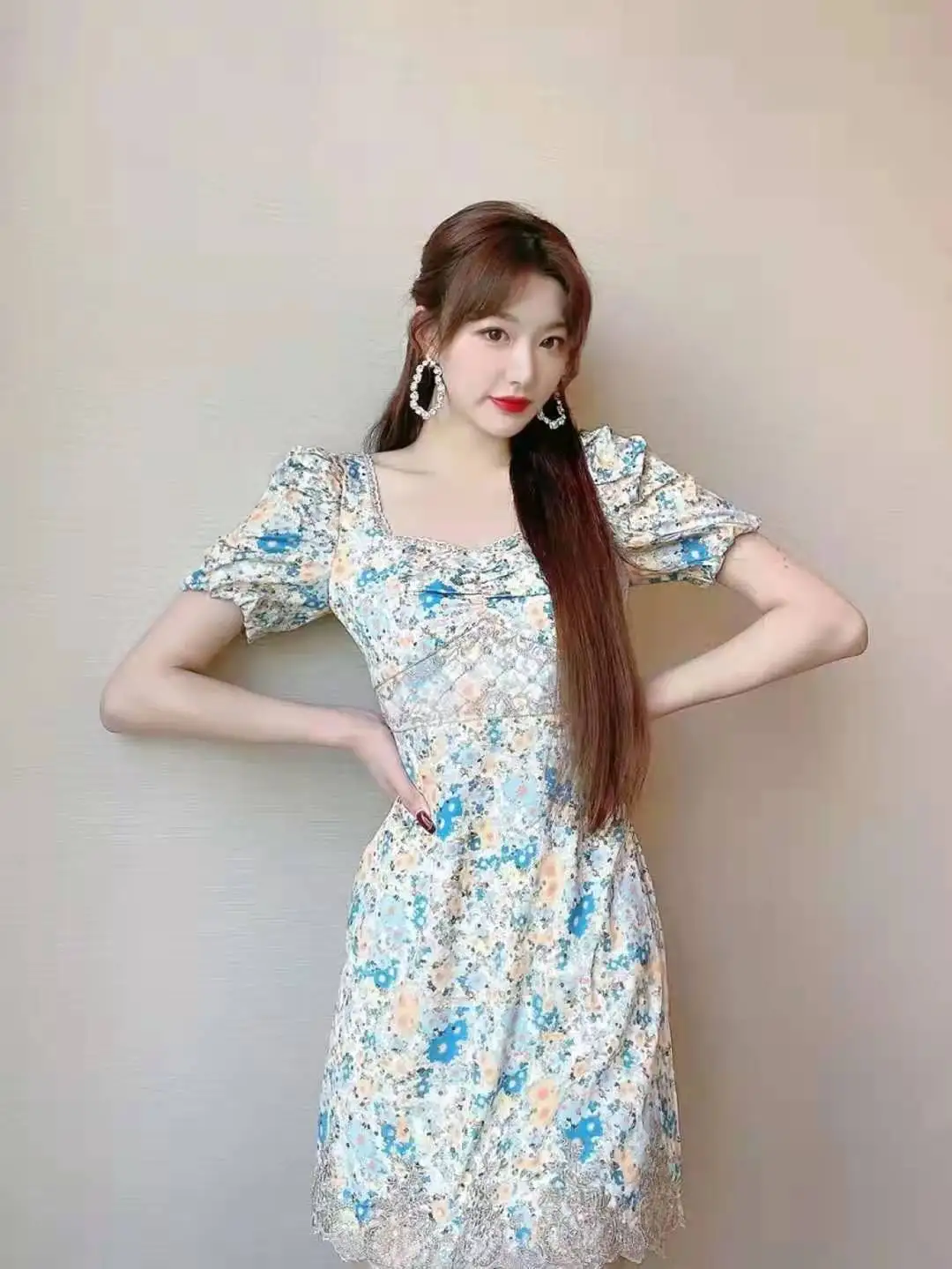 

Maxine's new French oil painting floral dress in spring 2021