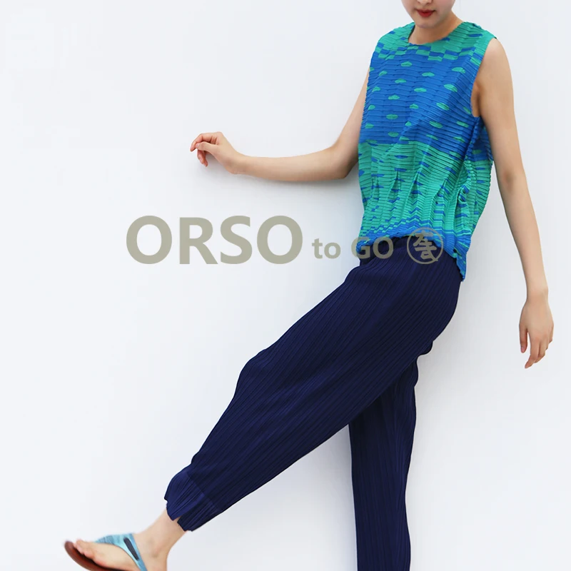 В наличии футболка миаке без рукавов с круглым вырезом Лидер продаж