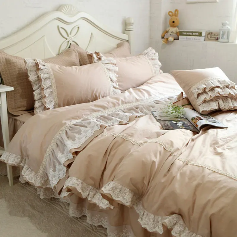 

Luxury Embroidery Wedding Bedding Set Lace Ruffle Duvet Cover Elegant Bed Sheet Bedspread Romantic Bedroom Decoration Beddings