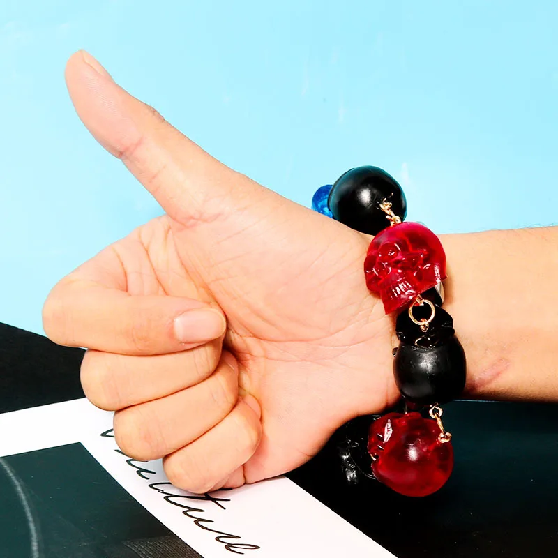 Силиконовая форма в виде маленького черепа из эпоксидной смолы сделай сам