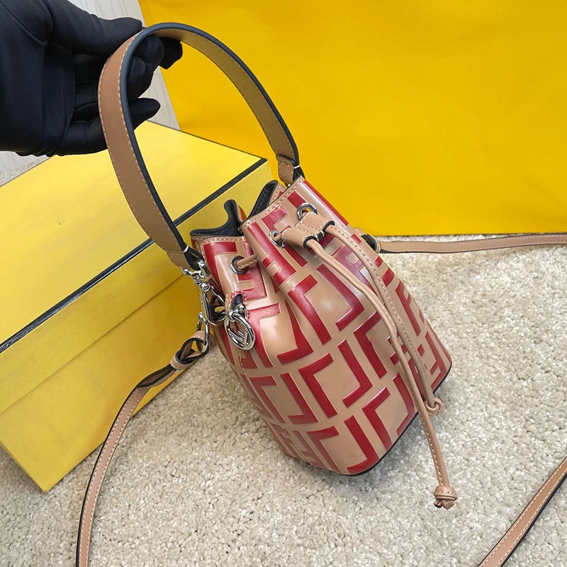 

Retro color matching embossed F letter leather bucket bag ladies new fashion handbag large-capacity one-shoulder messenger bag