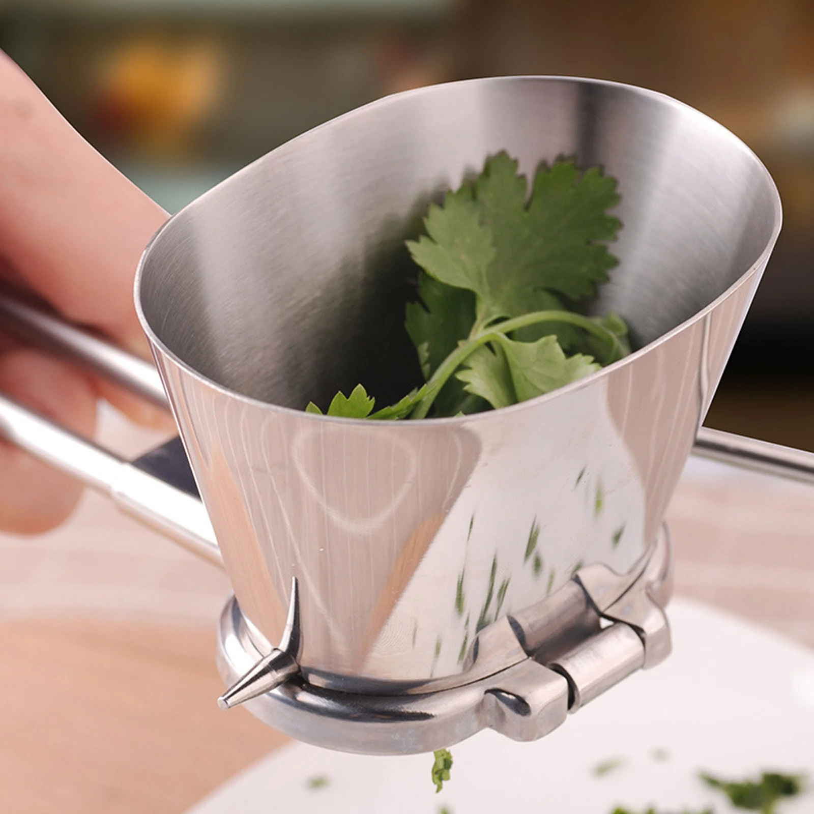 

Kitchen Chopper, Portable Stainless Steel Grater Cutter Manual Shredder for Garlic Cucumbers