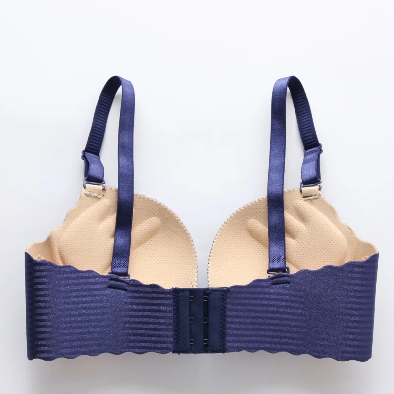 Бесшовный бюстгальтер без косточек в полоску гладкий волнистый край цельное