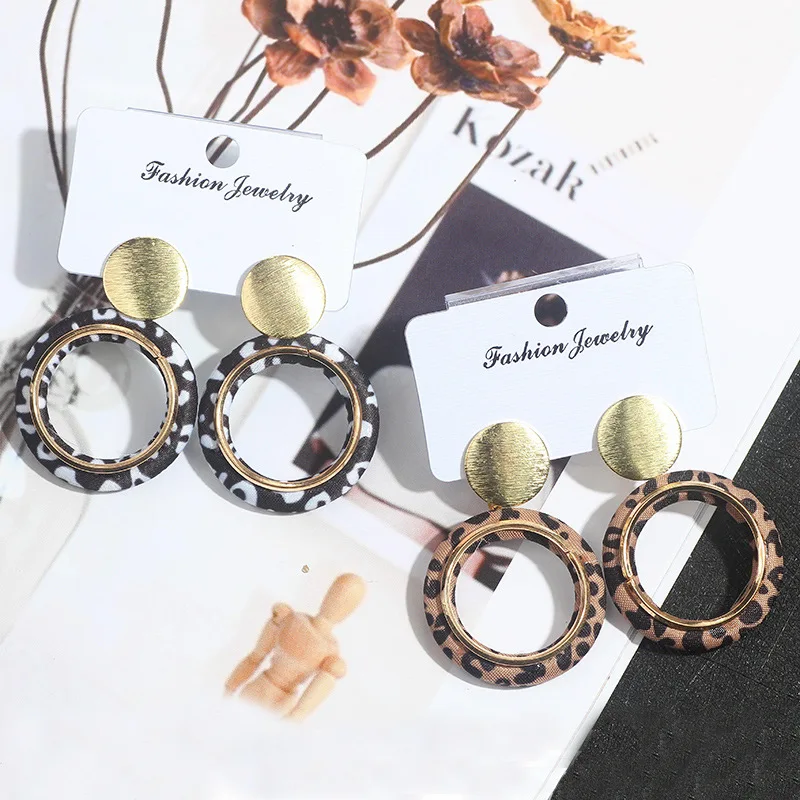 

Осенне-зимние полые леопардовые серьги, геометрические круглые фотообои, сексуальные стильные серьги для женщин
