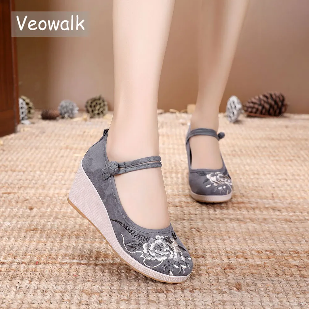 Veowalk на танкетке 7 см Для женщин жаккард хлопок вышитые Обувь на высоких каблуках Винтаж Женские повседневные туфли-лодочки Ремешок на щиколотке китайский Hanfu обувь