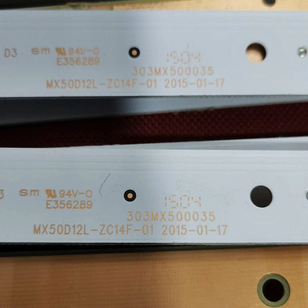 

Original 50-inch light strip 303MX500035 MX5012L-ZC14F-01 12 light strip 10 7 new MX50D12L-ZC14F-01