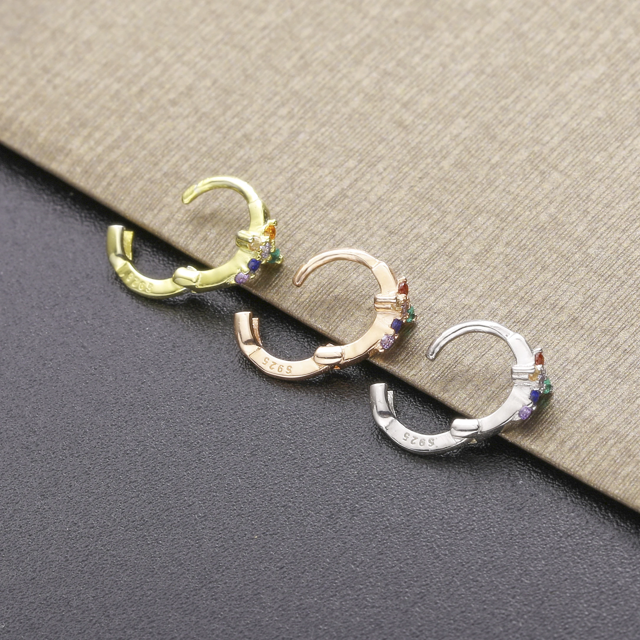 Женское кольцо с радужным крестом из серебра 925 пробы|Серьги-кольца| |