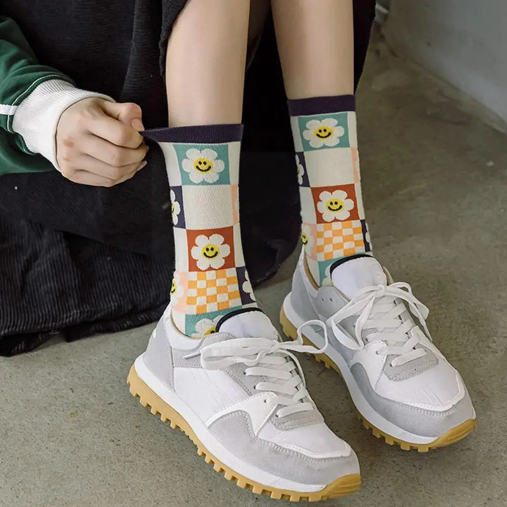 

Милые зимние носки с принтом, 2 пары, женские модные новые корейские носки, уличная одежда, Дышащие стильные хлопковые носки с цветами