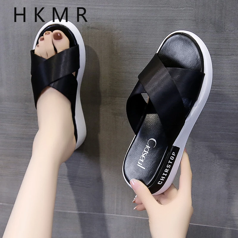 

2021 New Summer Outside Women Slippers Soft Comfortable Open Toe Cross Wedges Heel Women shoes Girls Slippers Ladies Sandals