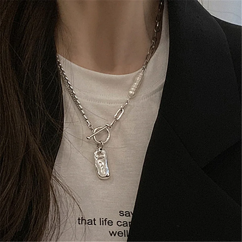 

Natural baroque pearl Korea irregular ot buckle Pendant Necklace New Women's neck chain splicing clavicle chain