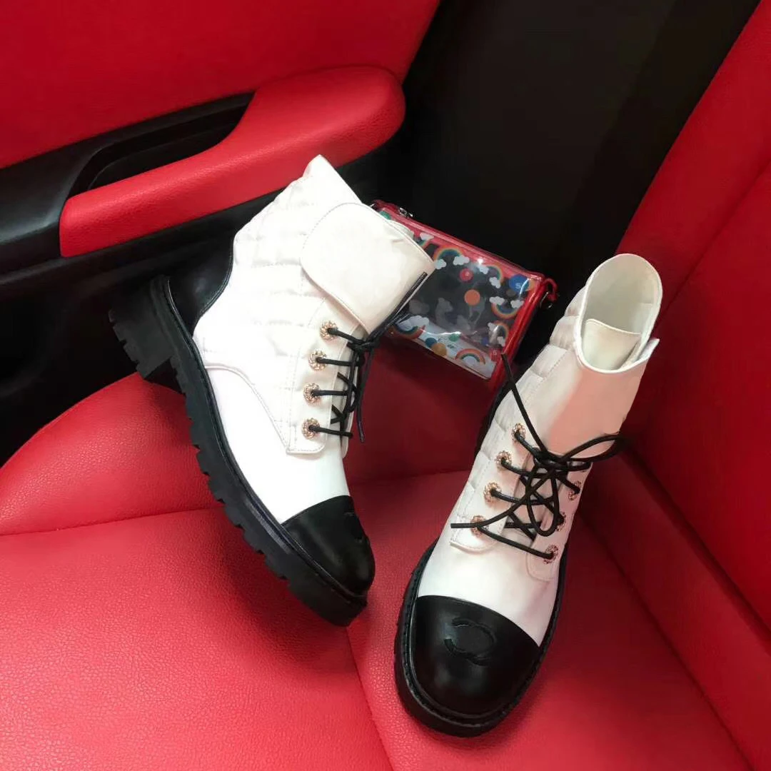 

With LOGO Autumn And Winter The New Ladies Velcro Boots Latest fashion show High quality ladies Martin boots Girls short boots