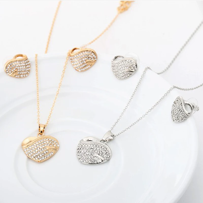 Набор из ожерелья и серег с кристаллами в форме сердца | Украшения аксессуары