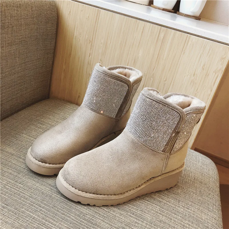 Женские зимние сапоги увеличивающие рост Новинка 2019 года короткие на меху с