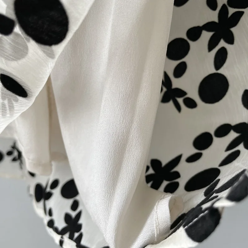 

2021 New High Quality Women Summer A-Line Pleated Skirt Stretch High Waist Women Long Skirt Female Flocking Elastic Skirt