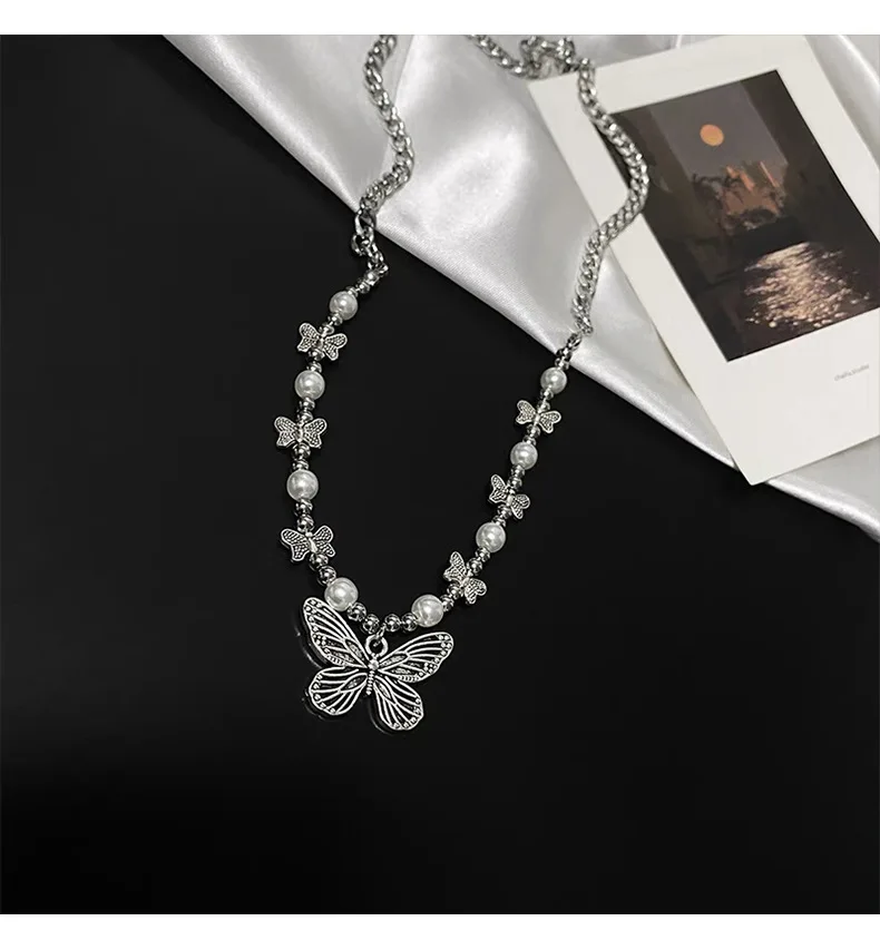

2021 Vintage Butterfly Pendant Necklace for Women Goth Pearl Chain Necklace One Piece Choker Neck Accessories Aesthetic Jewelry