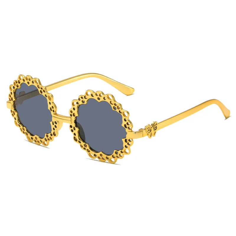 

Vintage Golden Round Frame Hollow Out Sun Glasses Women Men Luxury Personality Oversize Ladies Street Shooting Sunglasses