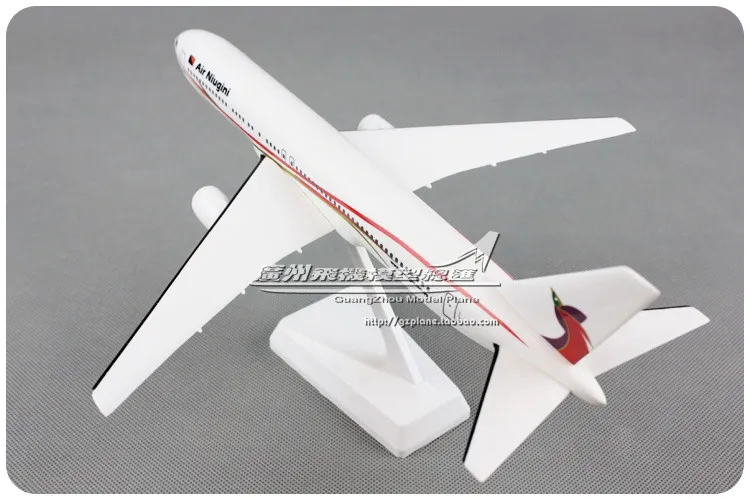 27 см авиакомпании Гвинеи ниугини Боинг B767 300 1: 200 пластиковая Сборная модель