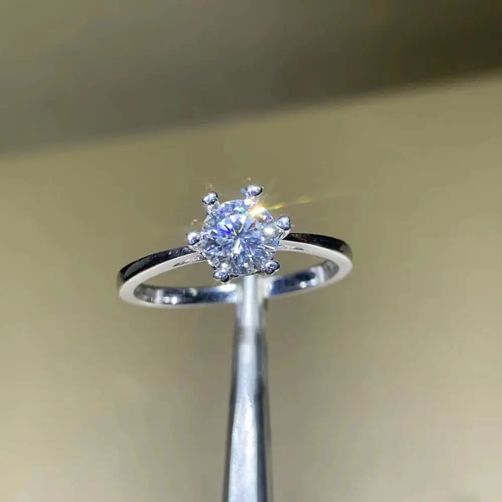 

Кольцо женское из серебра с муассанитом 1.00ct D VVS, магазин Kkmall