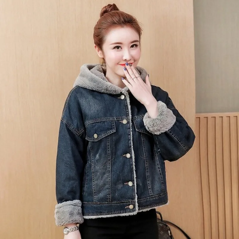 

Coats & Jackets