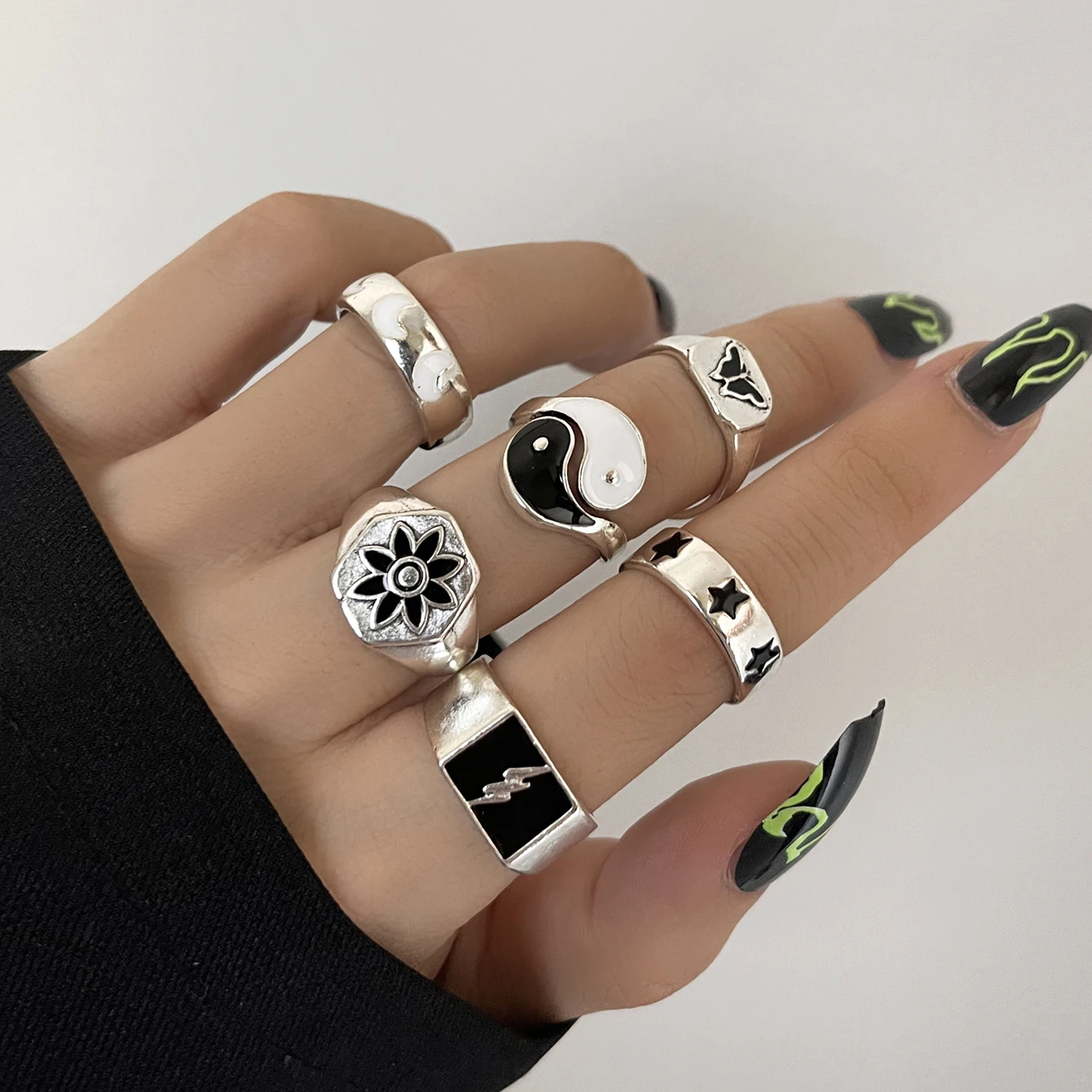 

Aprilwell 6 Pcs Gothic Tai Chi Ring Set for Women Aesthetic 2021 Trend Punk Lightning Kpop Anxiety Chunky Retro Anillos Jewelry