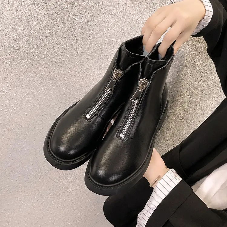 Женские ботинки на плоской подошве Martins черные в английском стиле осень 2019 | Обувь