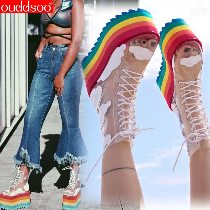 Online OD Sepatu Bot Pendek Hak Platform Sepatu Bot Gaya Fashion Wanita Transparan PVC Sepatu Pesta Penambah Tinggi Musim Panas Pelangi Bertali